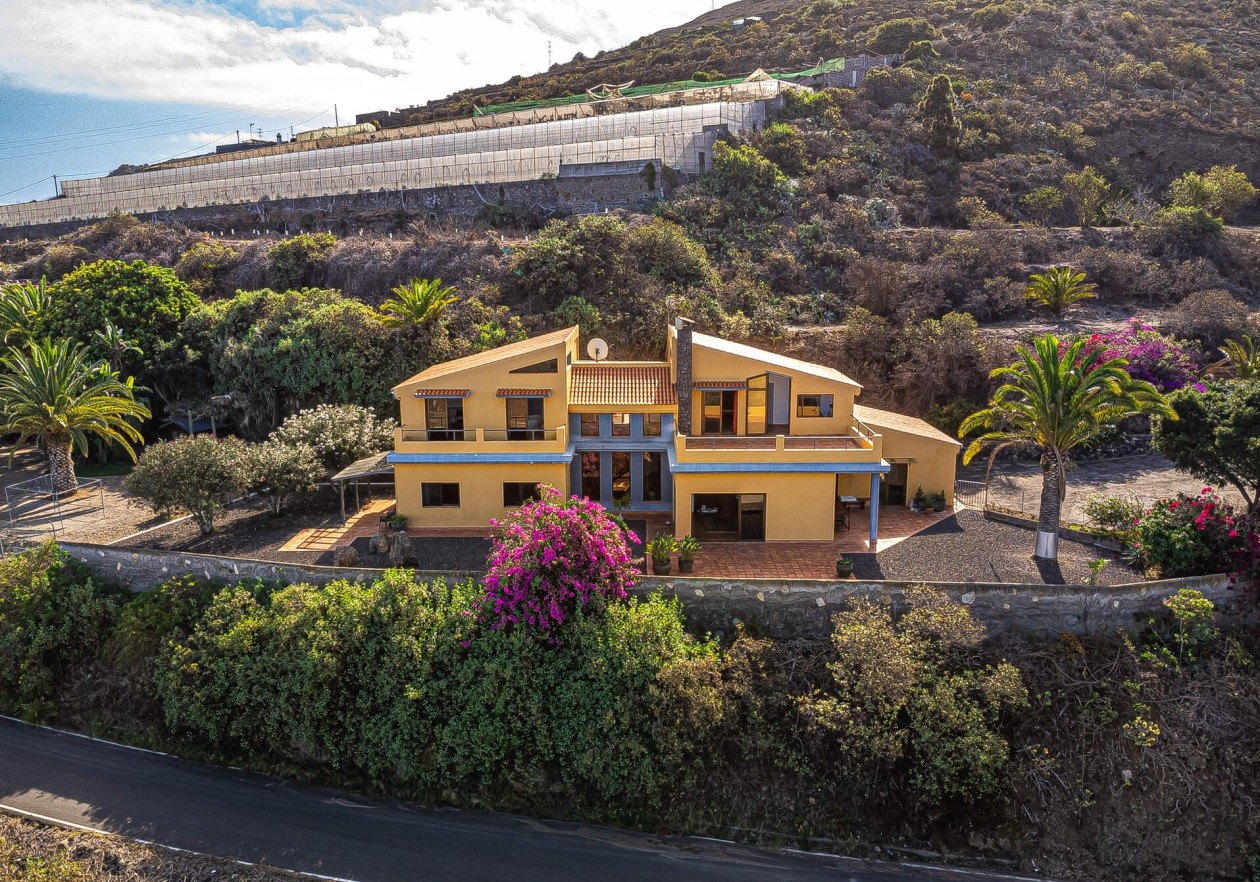 Independent house in San Juan de la Rambla