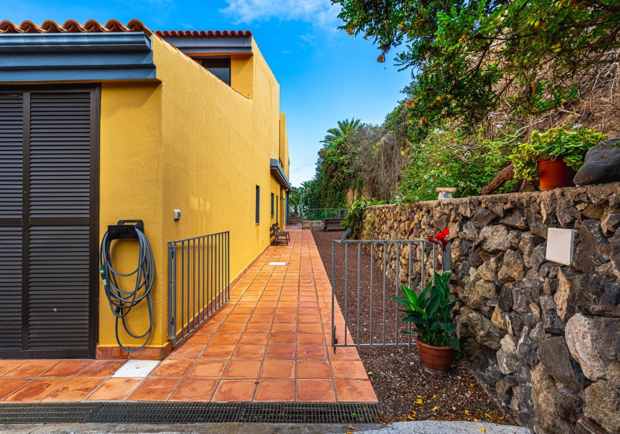 Independent house in San Juan de la Rambla
