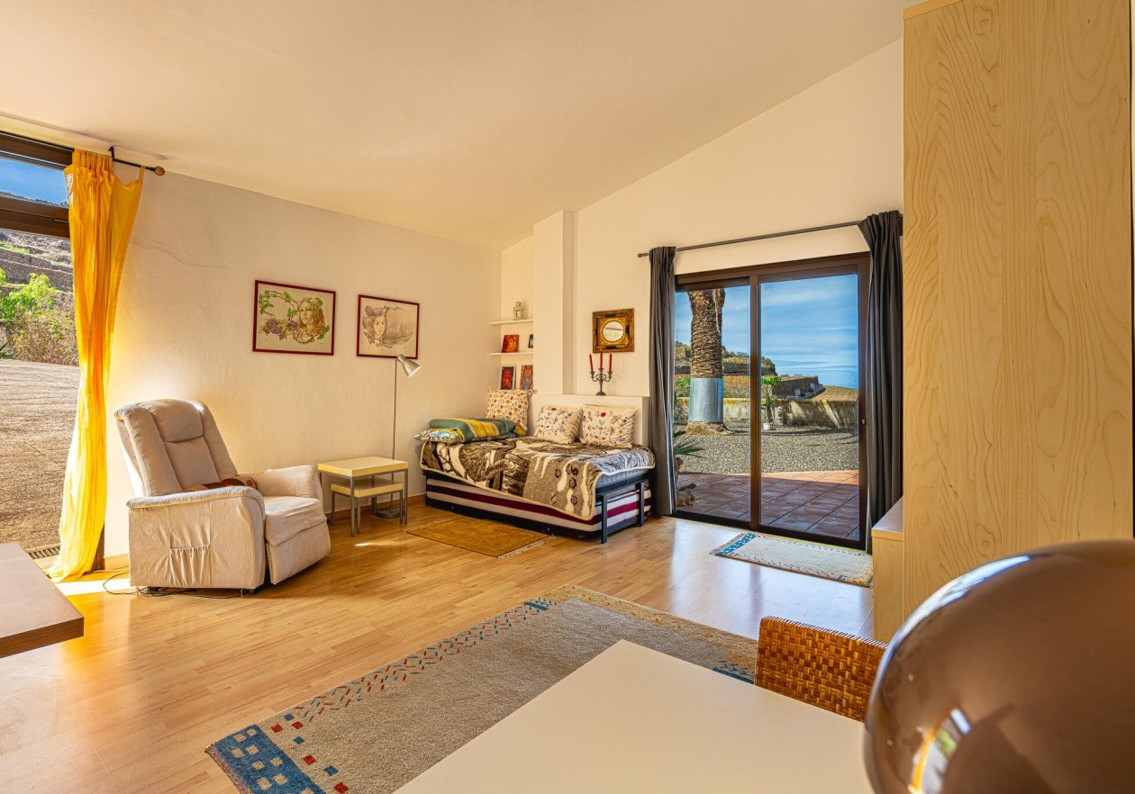 Independent house in San Juan de la Rambla