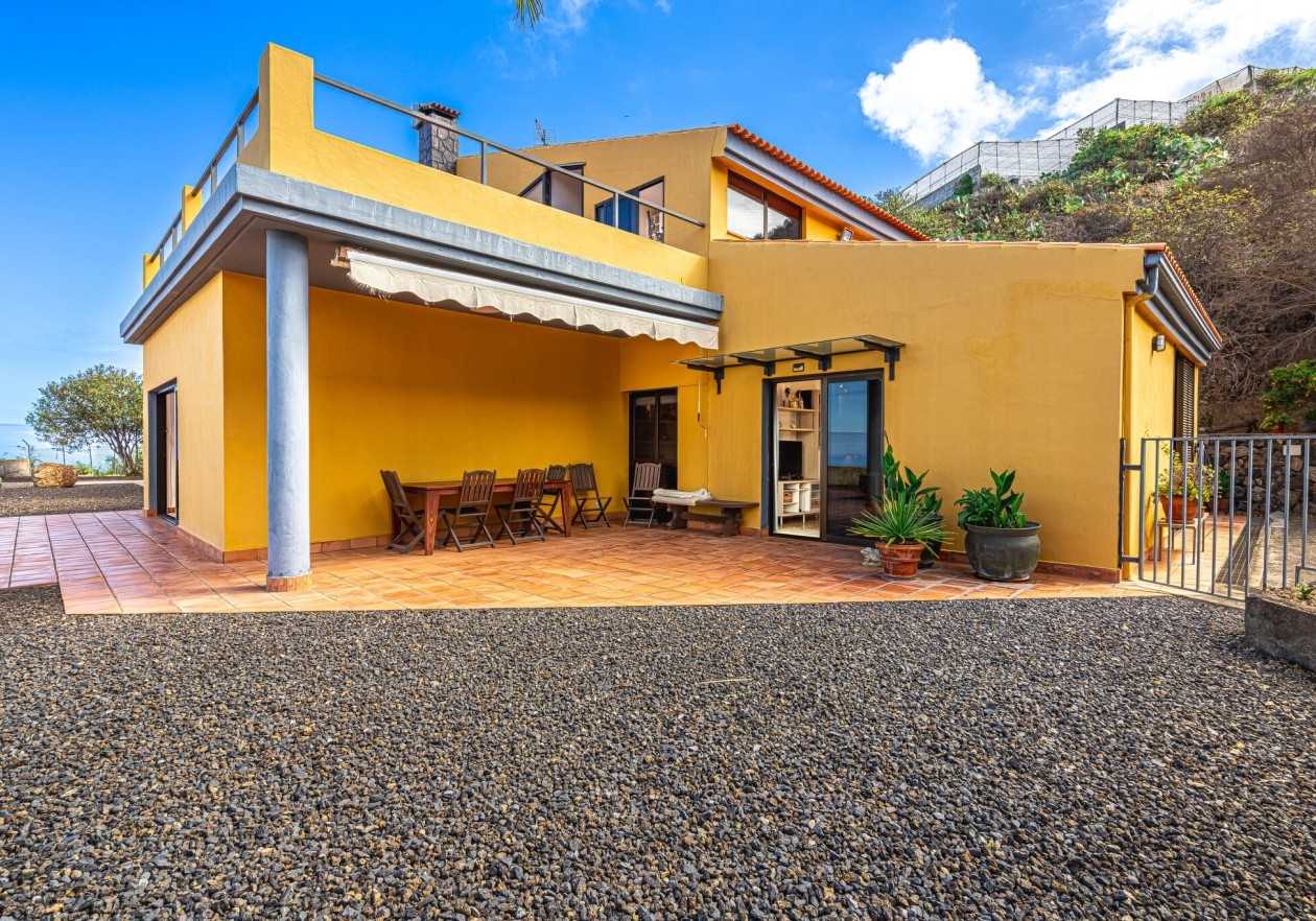 Independent house in San Juan de la Rambla