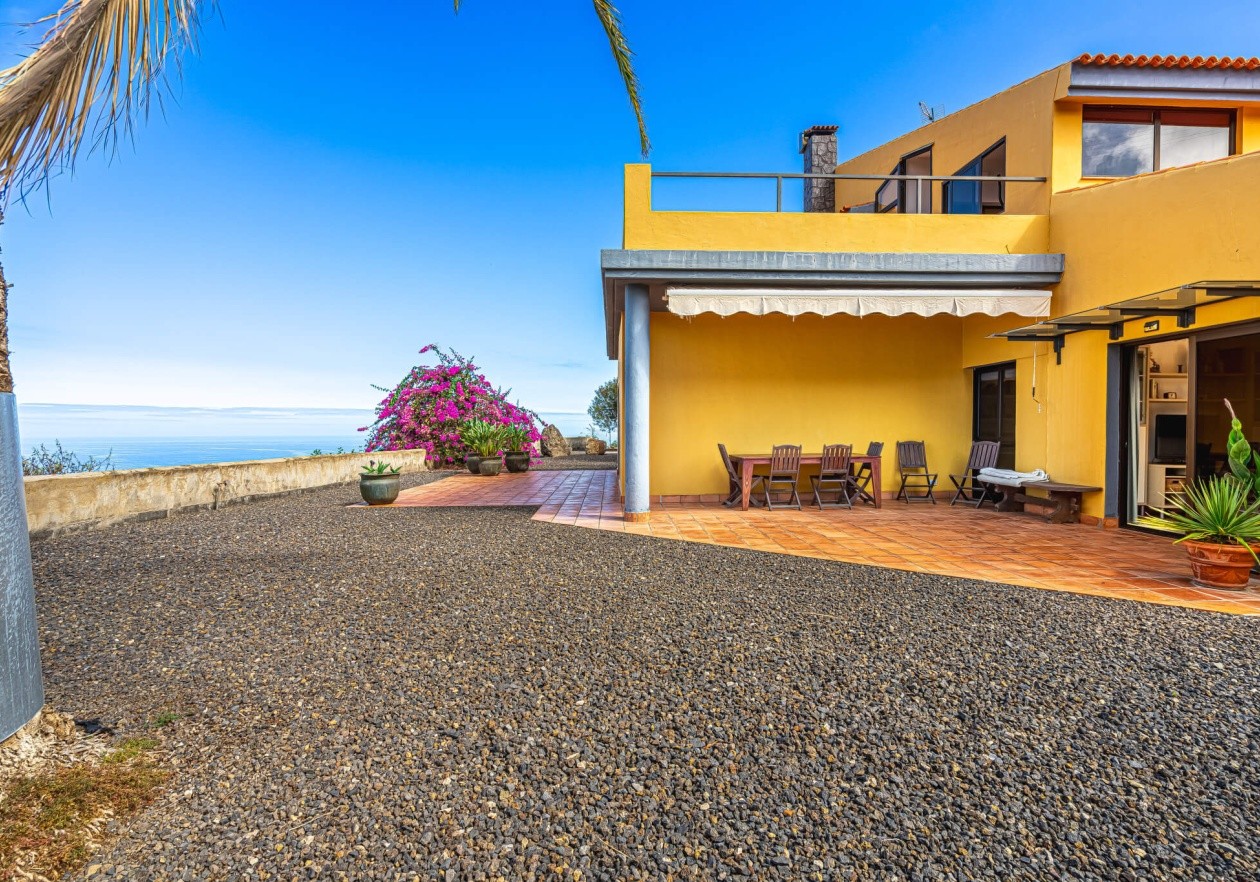Independent house in San Juan de la Rambla