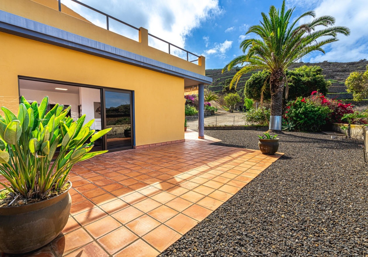 Independent house in San Juan de la Rambla