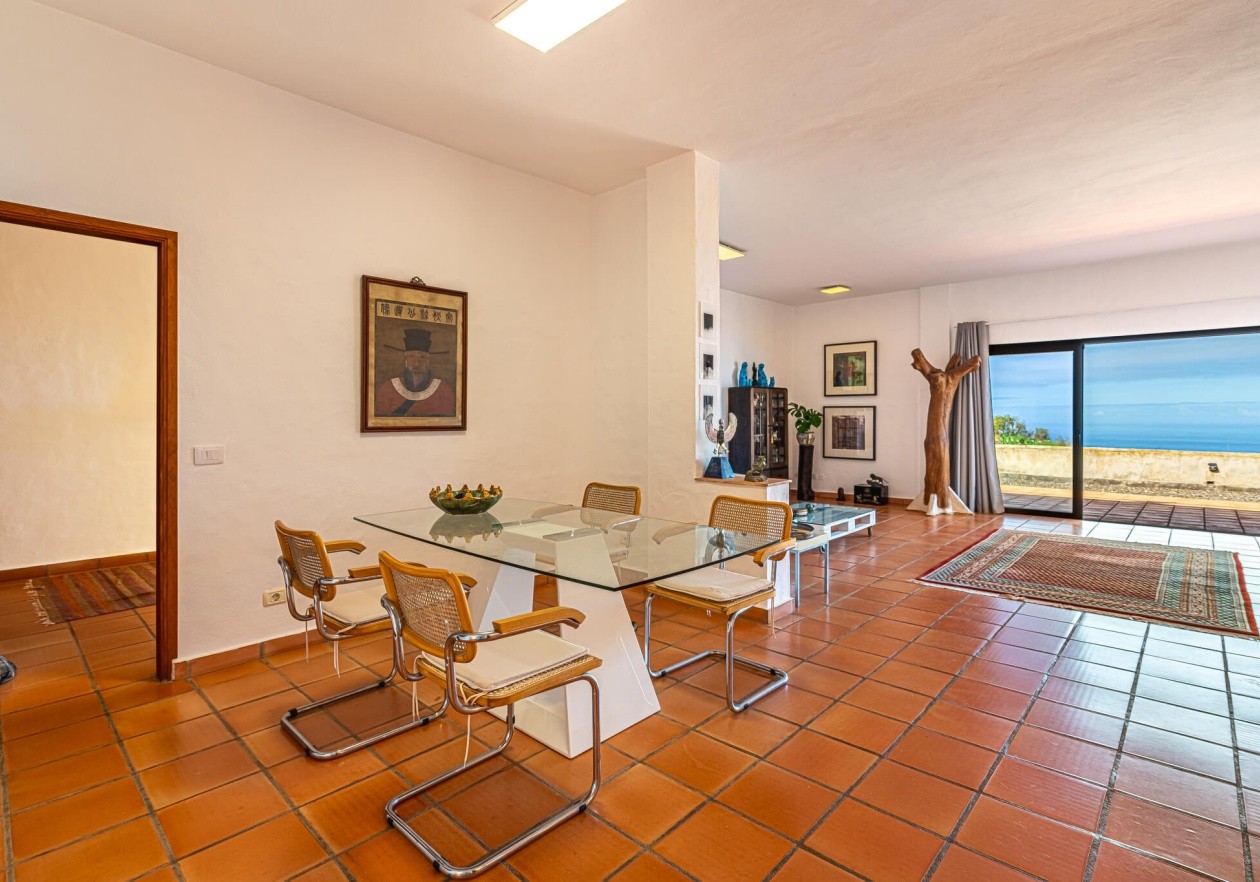 Independent house in San Juan de la Rambla