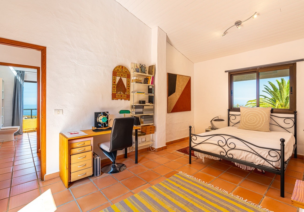 Independent house in San Juan de la Rambla