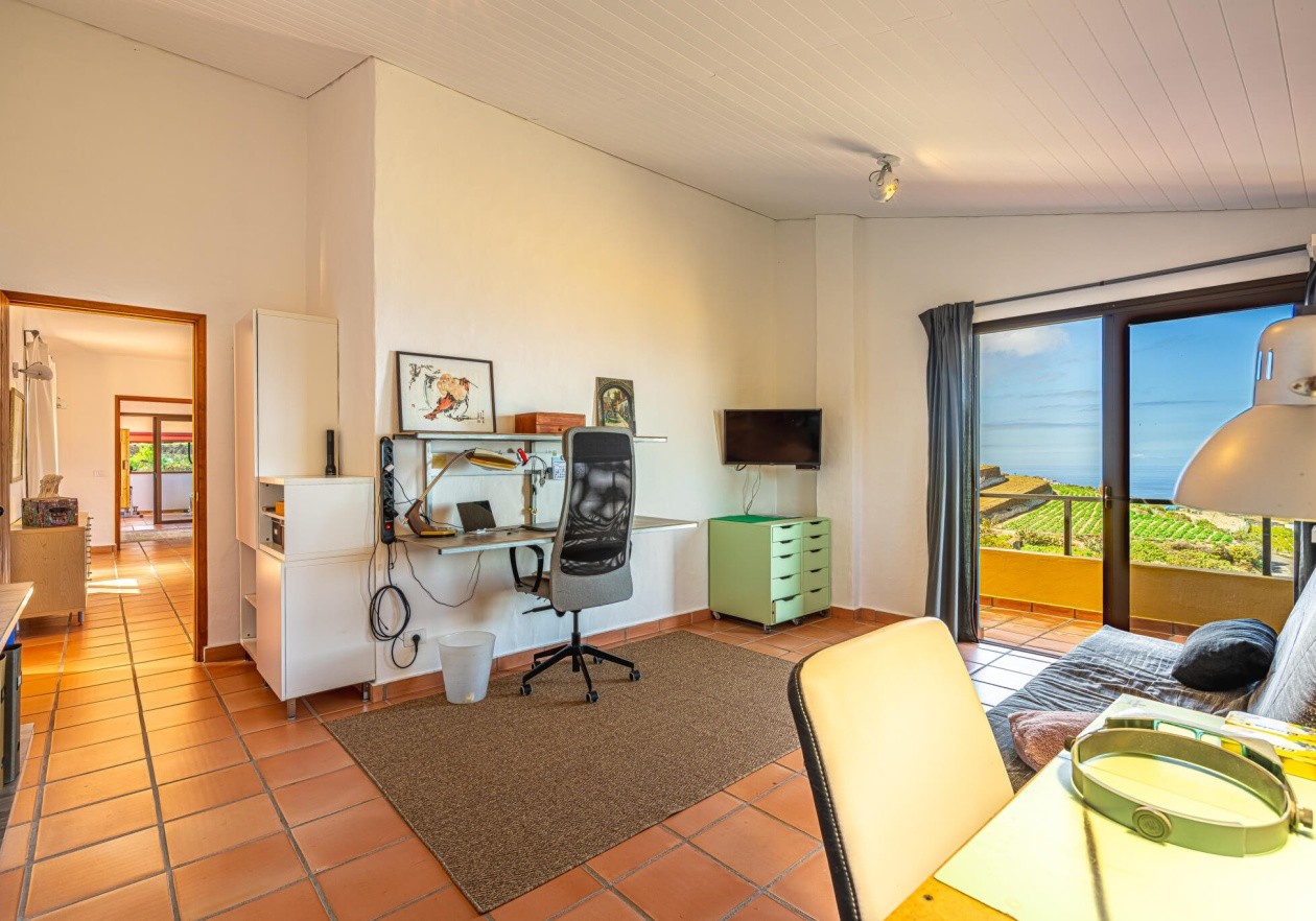 Independent house in San Juan de la Rambla