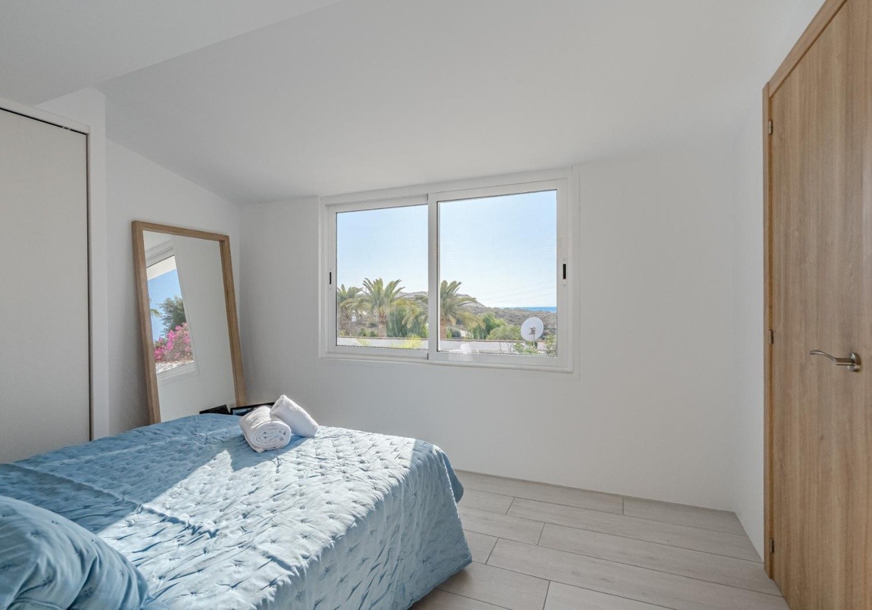 Semi-detached house for sale in calle la Punta Chayofa, Arona
