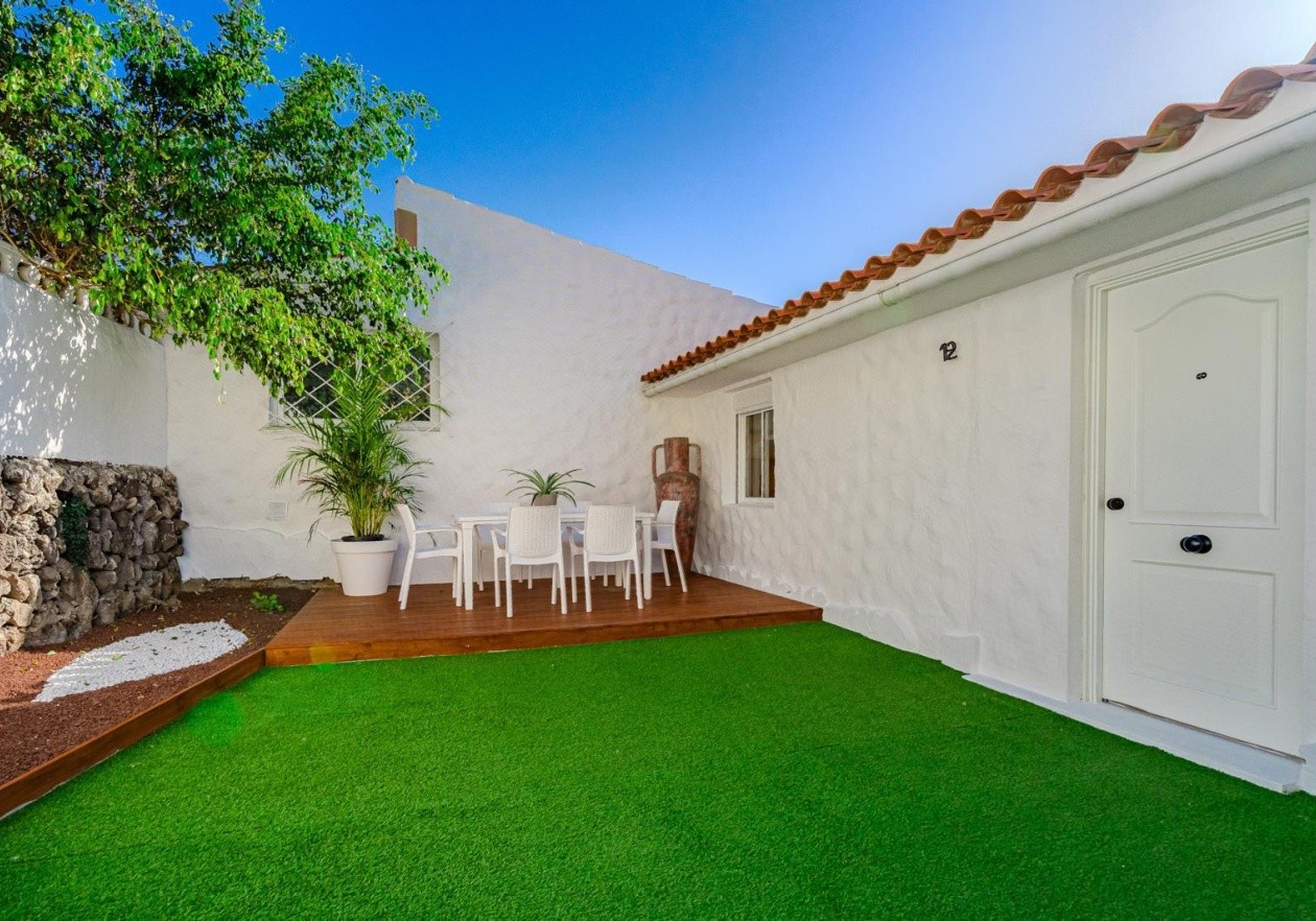Semi-detached house for sale in calle la Punta Chayofa, Arona