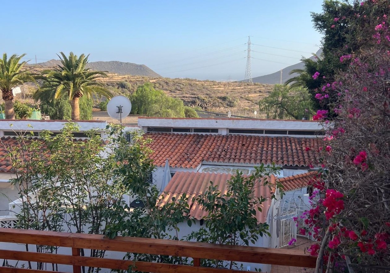 Semi-detached house for sale in calle la Punta Chayofa, Arona