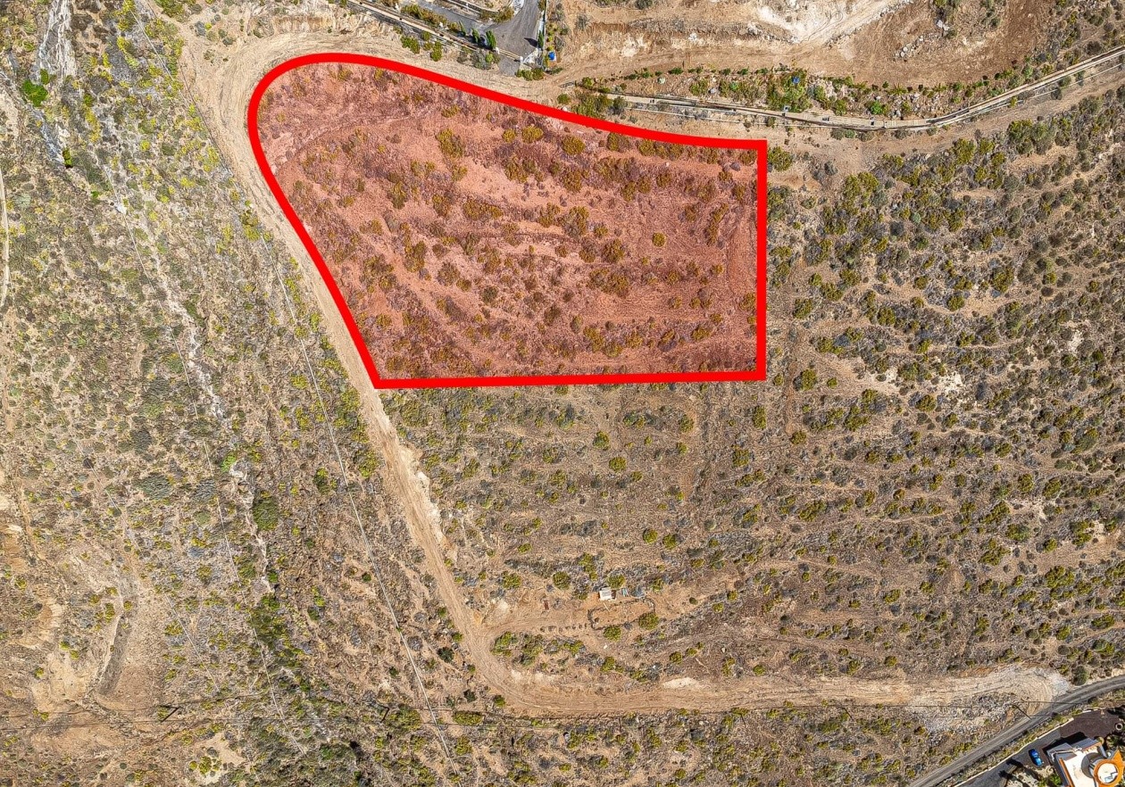 Two plots in ‘Camino Las Moraditas’, Adeje