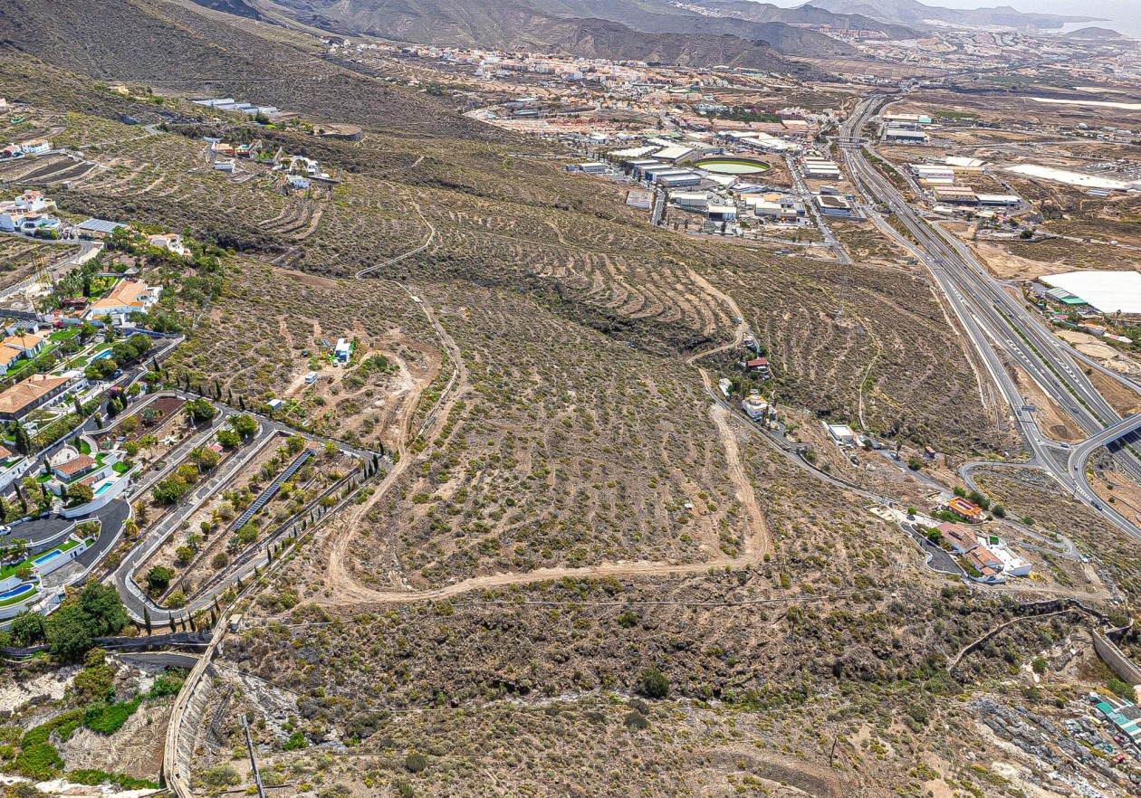 Two plots in ‘Camino Las Moraditas’, Adeje