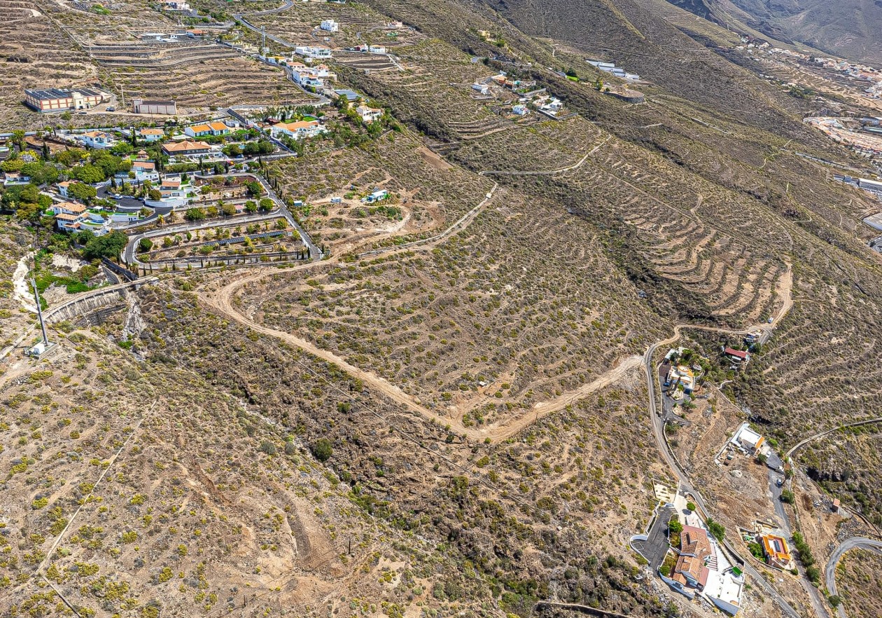 Two plots in ‘Camino Las Moraditas’, Adeje