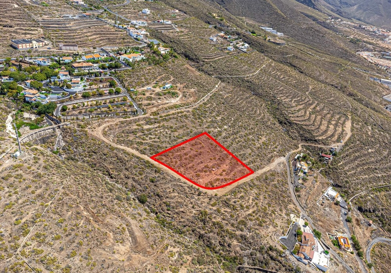 Two plots in ‘Camino Las Moraditas’, Adeje