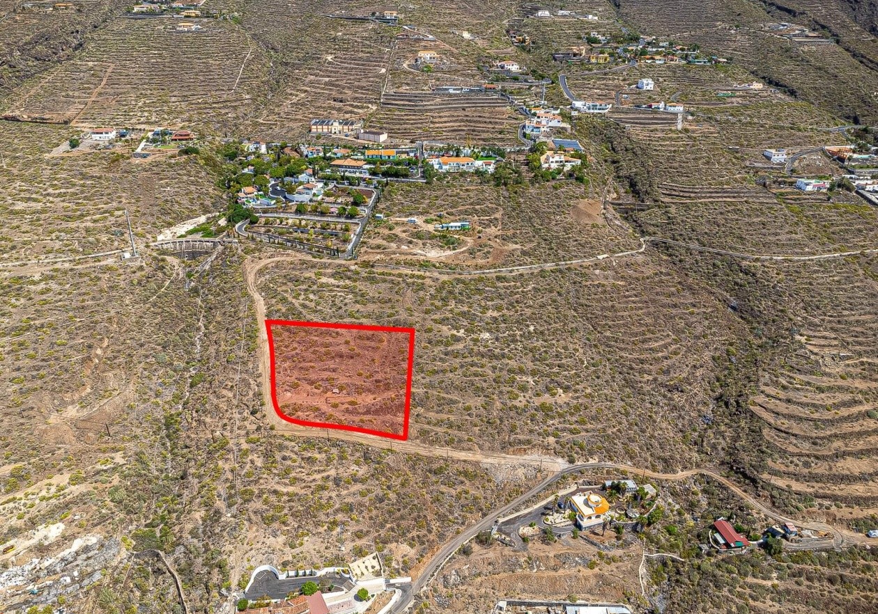 Two plots in ‘Camino Las Moraditas’, Adeje