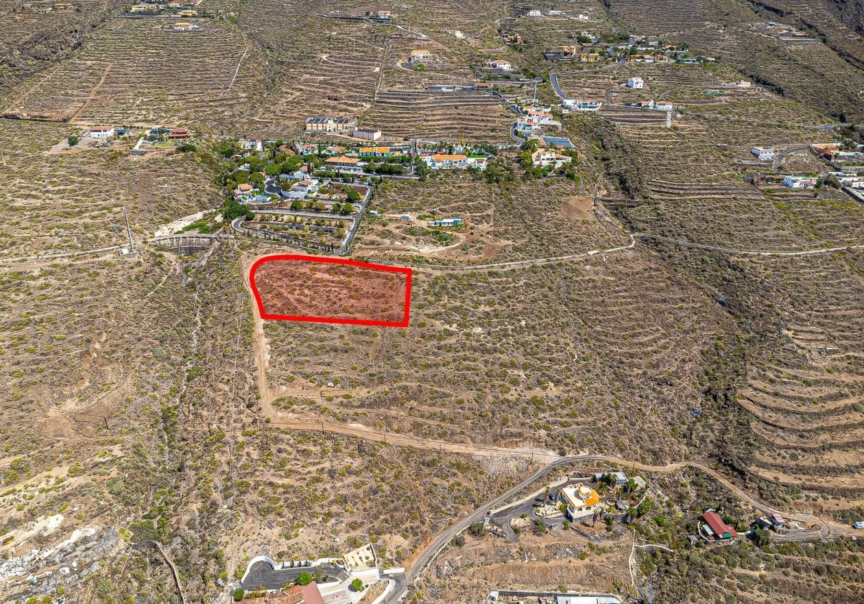 Two plots in ‘Camino Las Moraditas’, Adeje