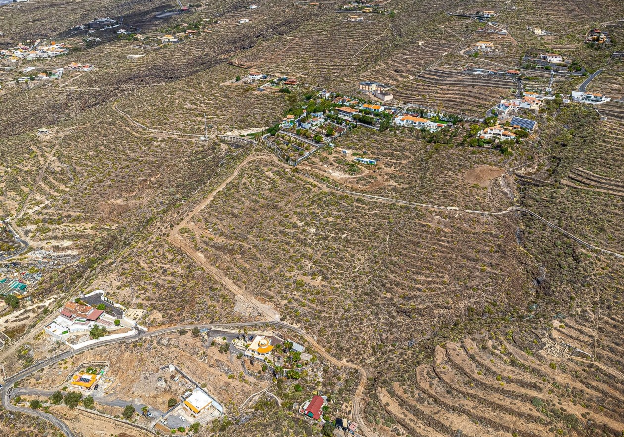 Two plots in ‘Camino Las Moraditas’, Adeje