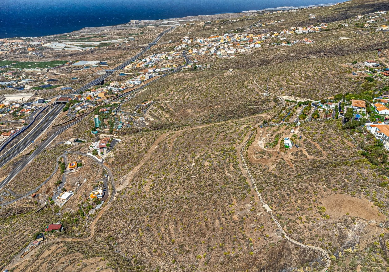 Two plots in ‘Camino Las Moraditas’, Adeje