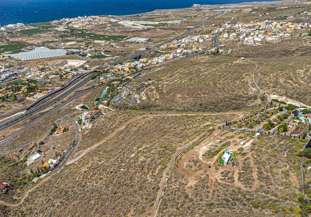 Two plots in ‘Camino Las Moraditas’, Adeje