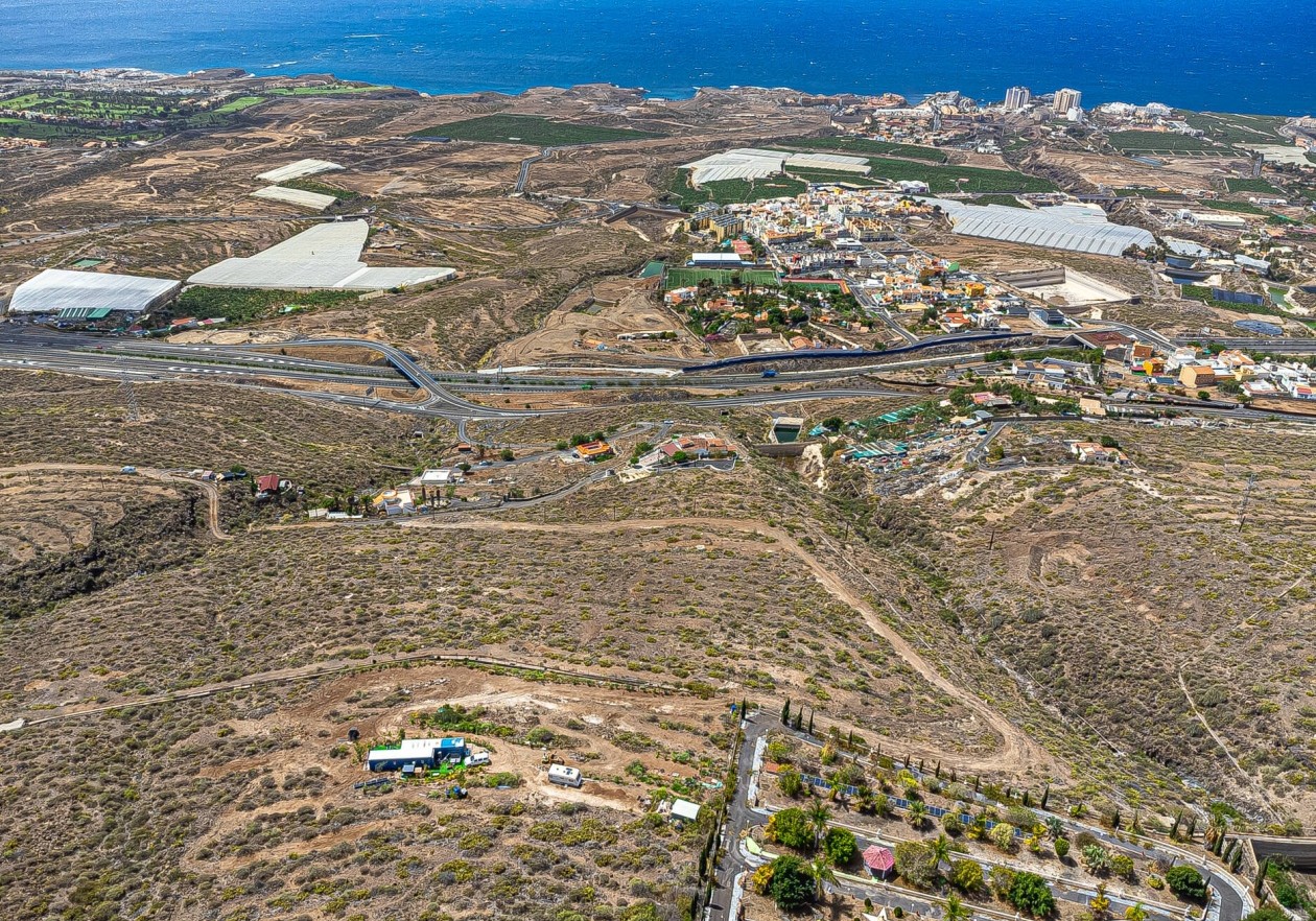 Two plots in ‘Camino Las Moraditas’, Adeje
