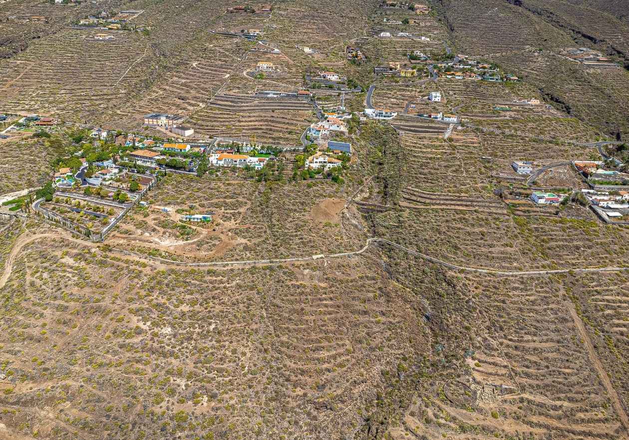 Two plots in ‘Camino Las Moraditas’, Adeje
