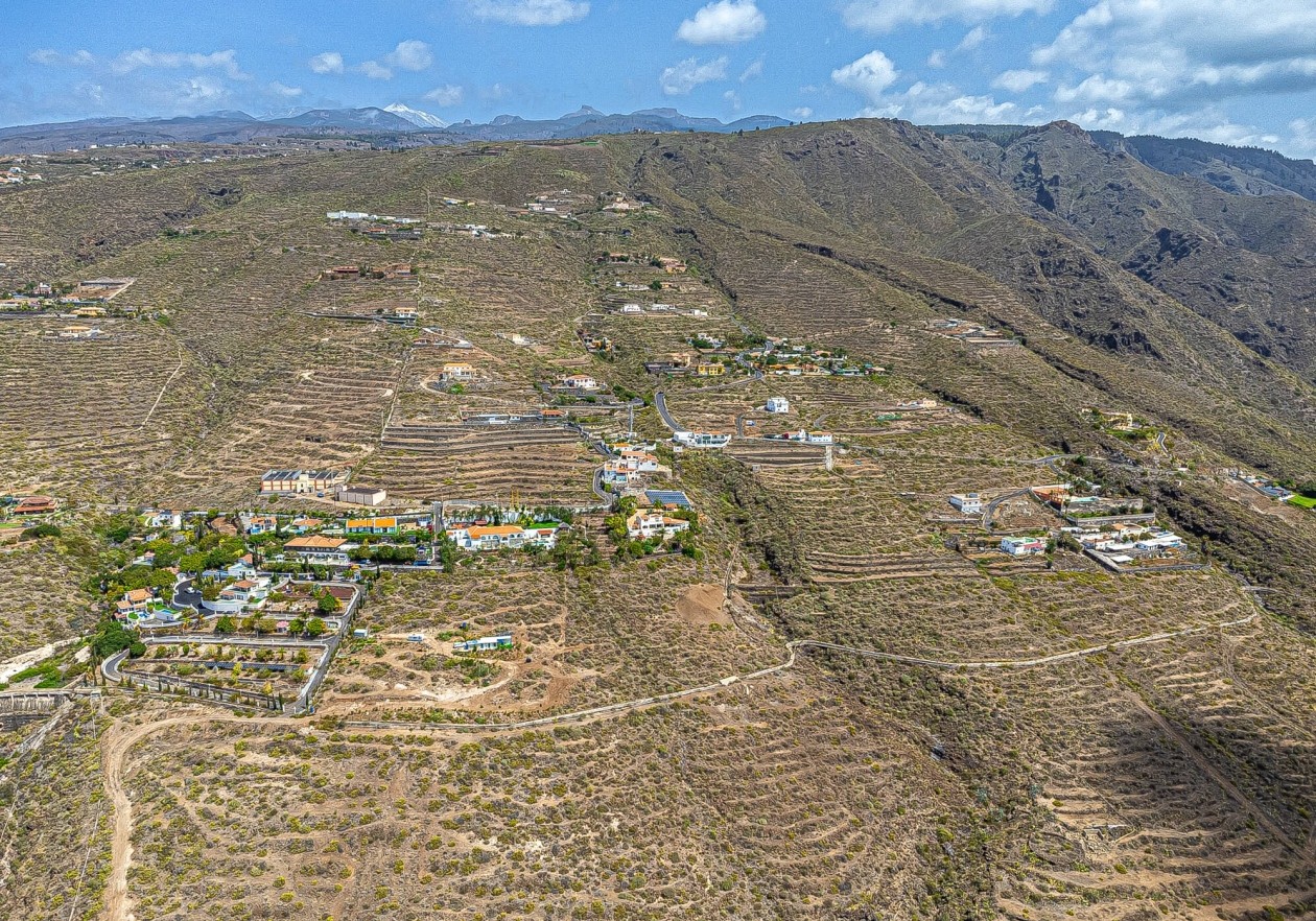 Two plots in ‘Camino Las Moraditas’, Adeje