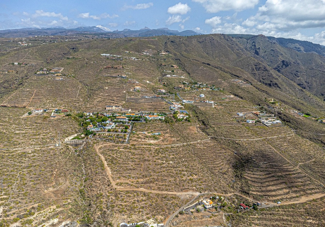 Two plots in ‘Camino Las Moraditas’, Adeje