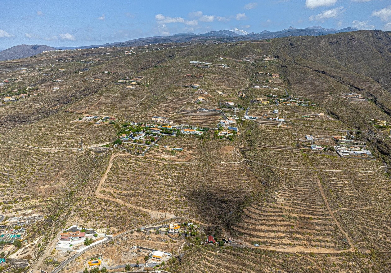 Two plots in ‘Camino Las Moraditas’, Adeje