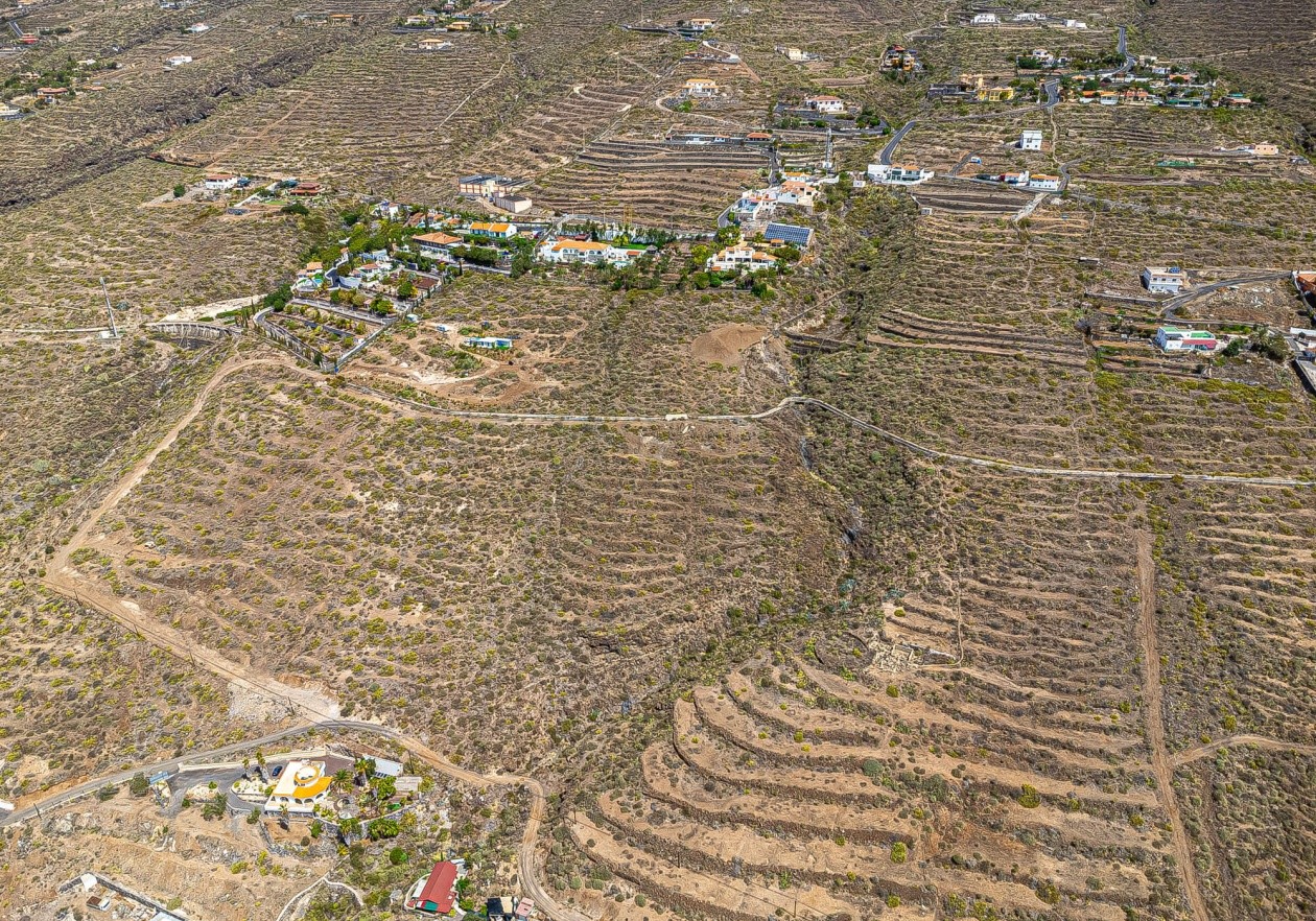 Two plots in ‘Camino Las Moraditas’, Adeje