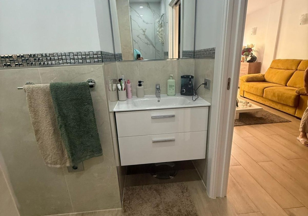 Modern Apartment with Balcony, Terrace and Pool in a Central Location in Adeje
