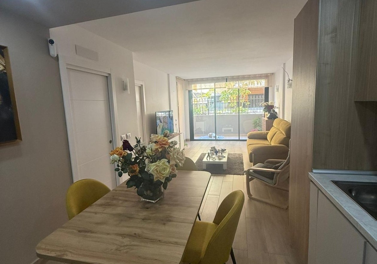 Modern Apartment with Balcony, Terrace and Pool in a Central Location in Adeje