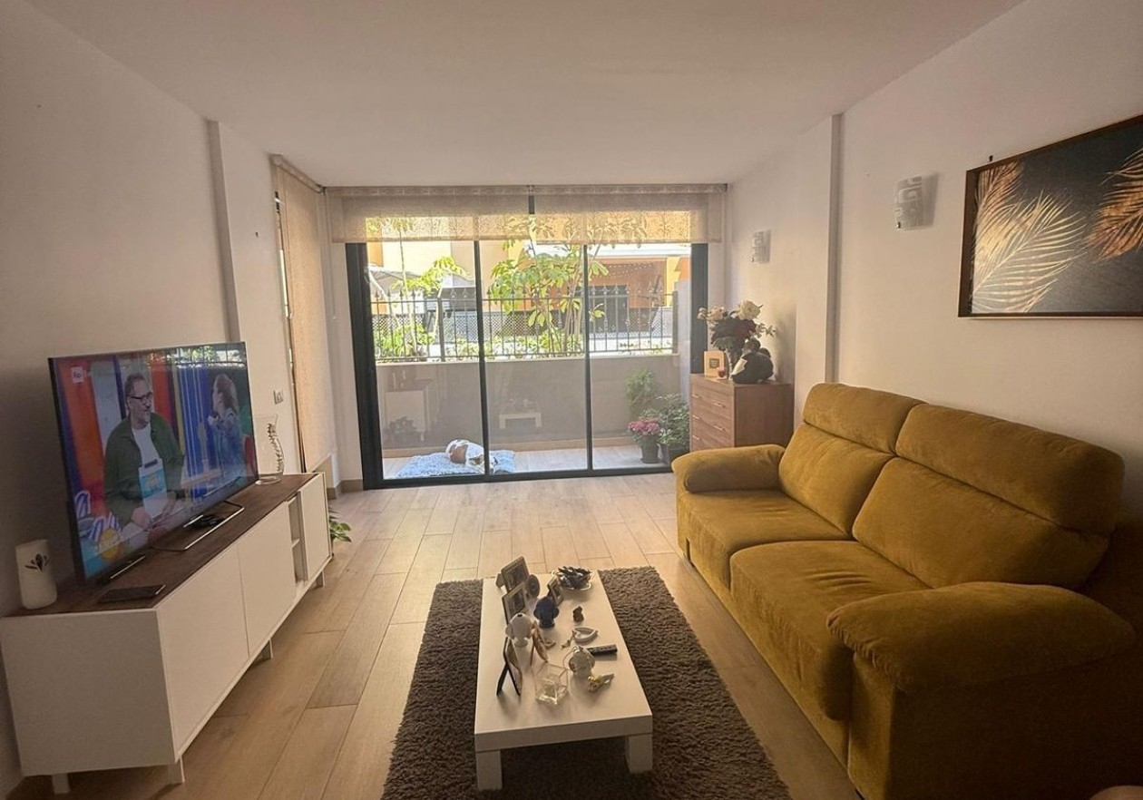 Modern Apartment with Balcony, Terrace and Pool in a Central Location in Adeje