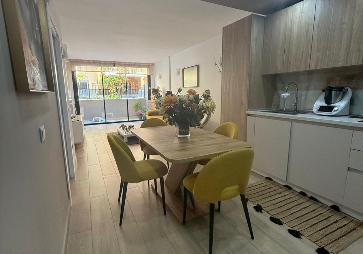 Modern Apartment with Balcony, Terrace and Pool in a Central Location in Adeje