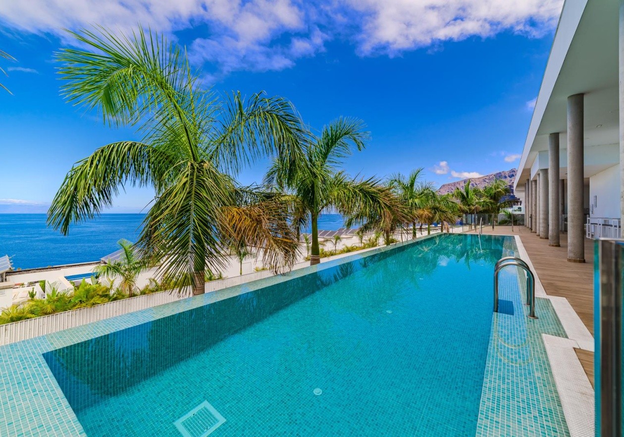 Exclusive Luxury Penthouse with Unobstructed Sea Views in Los Gigantes 