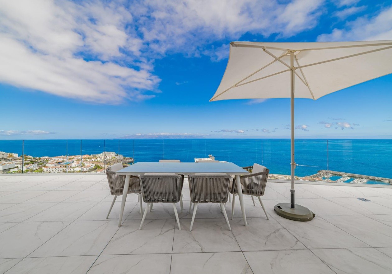 Exclusive Luxury Penthouse with Unobstructed Sea Views in Los Gigantes 