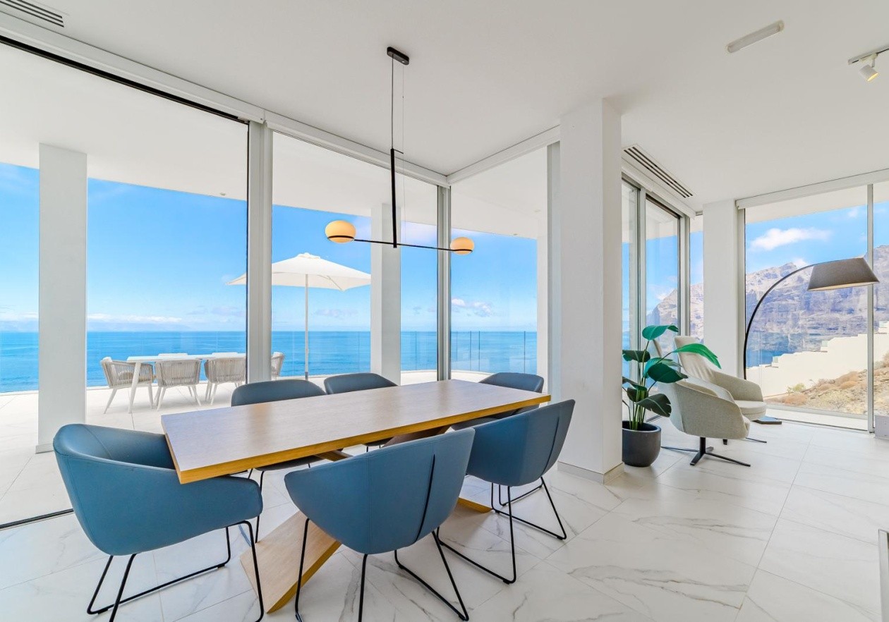 Exclusive Luxury Penthouse with Unobstructed Sea Views in Los Gigantes 