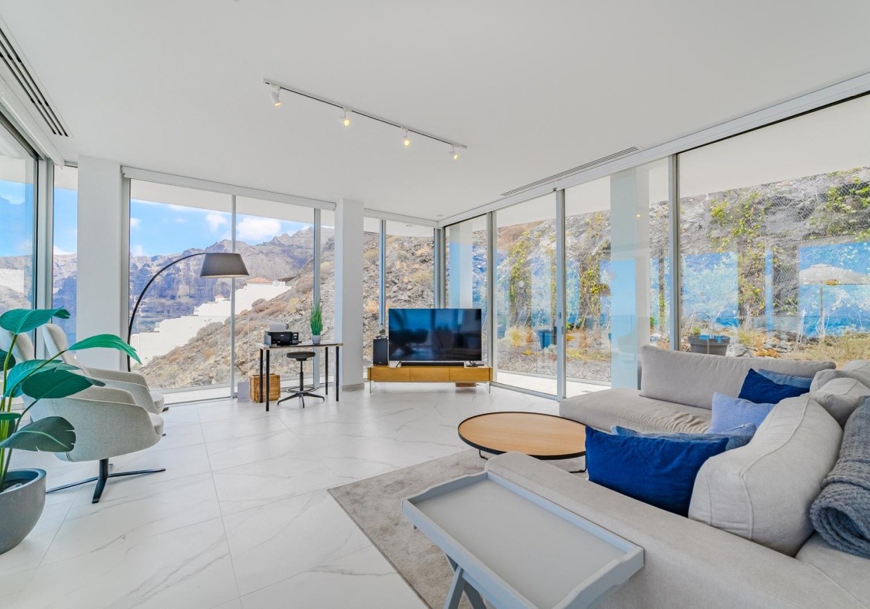 Exclusive Luxury Penthouse with Unobstructed Sea Views in Los Gigantes 