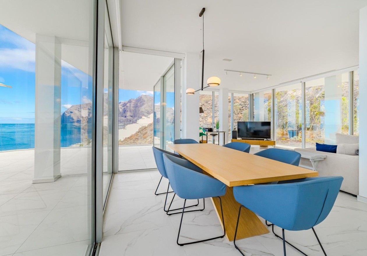 Exclusive Luxury Penthouse with Unobstructed Sea Views in Los Gigantes 