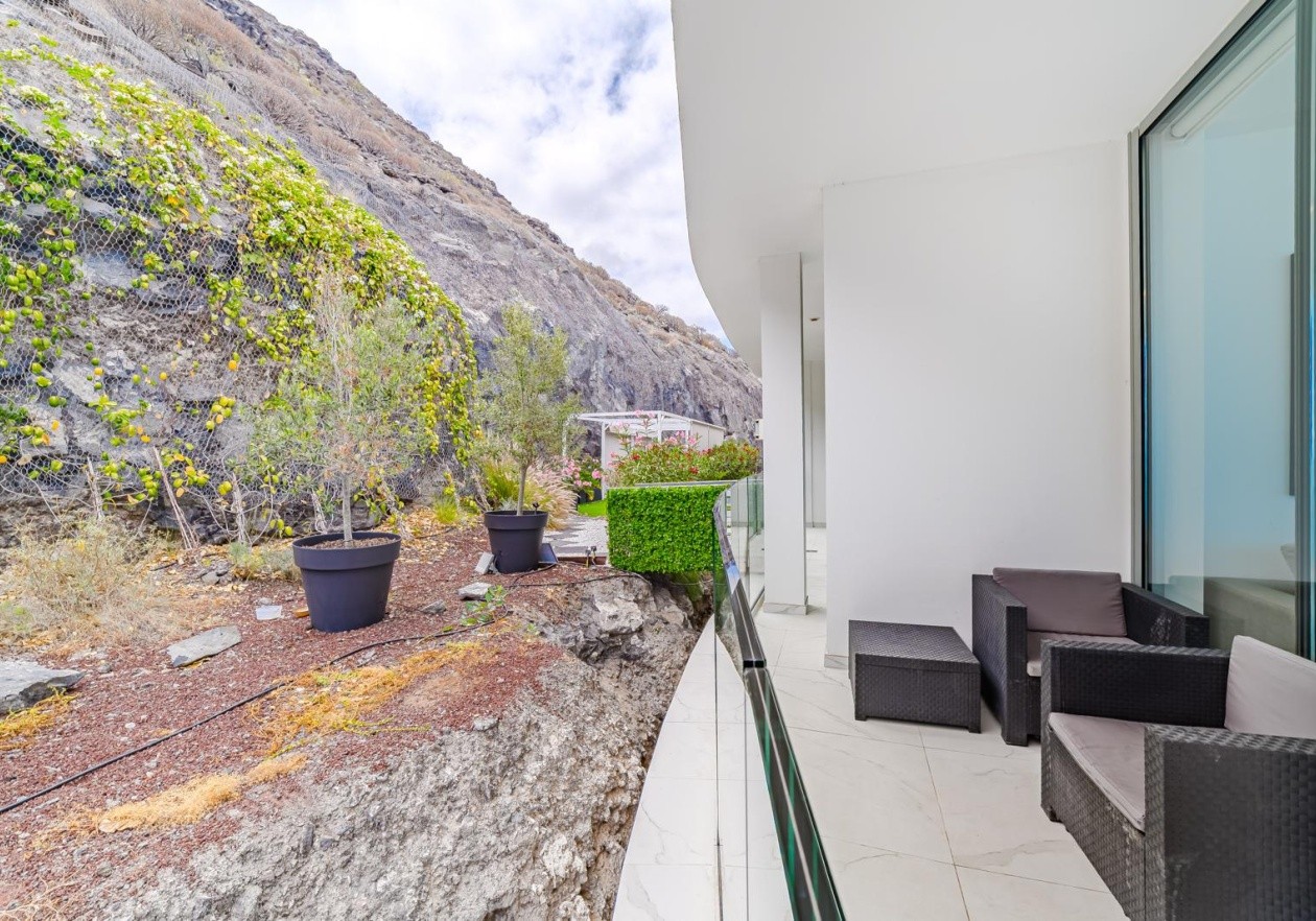 Exclusive Luxury Penthouse with Unobstructed Sea Views in Los Gigantes 