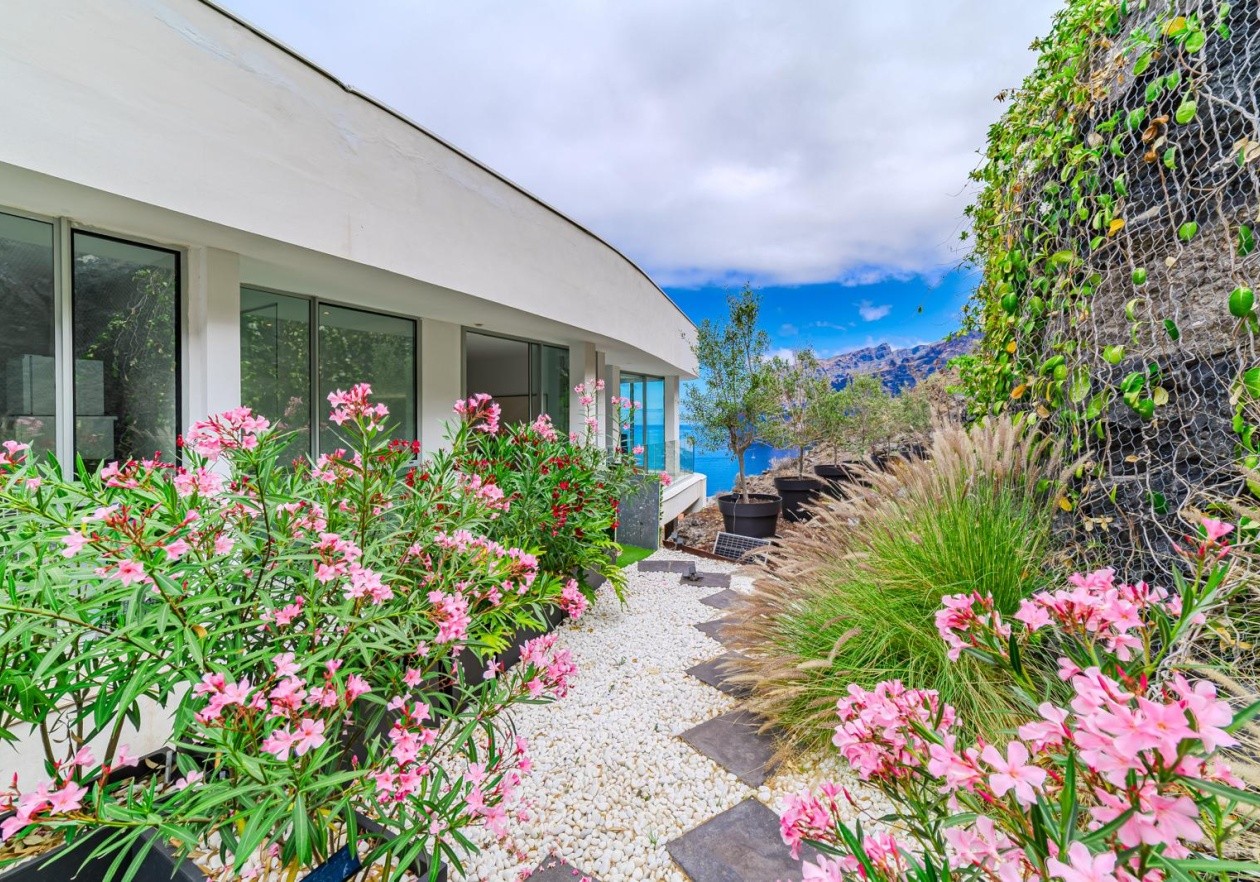 Exclusive Luxury Penthouse with Unobstructed Sea Views in Los Gigantes 