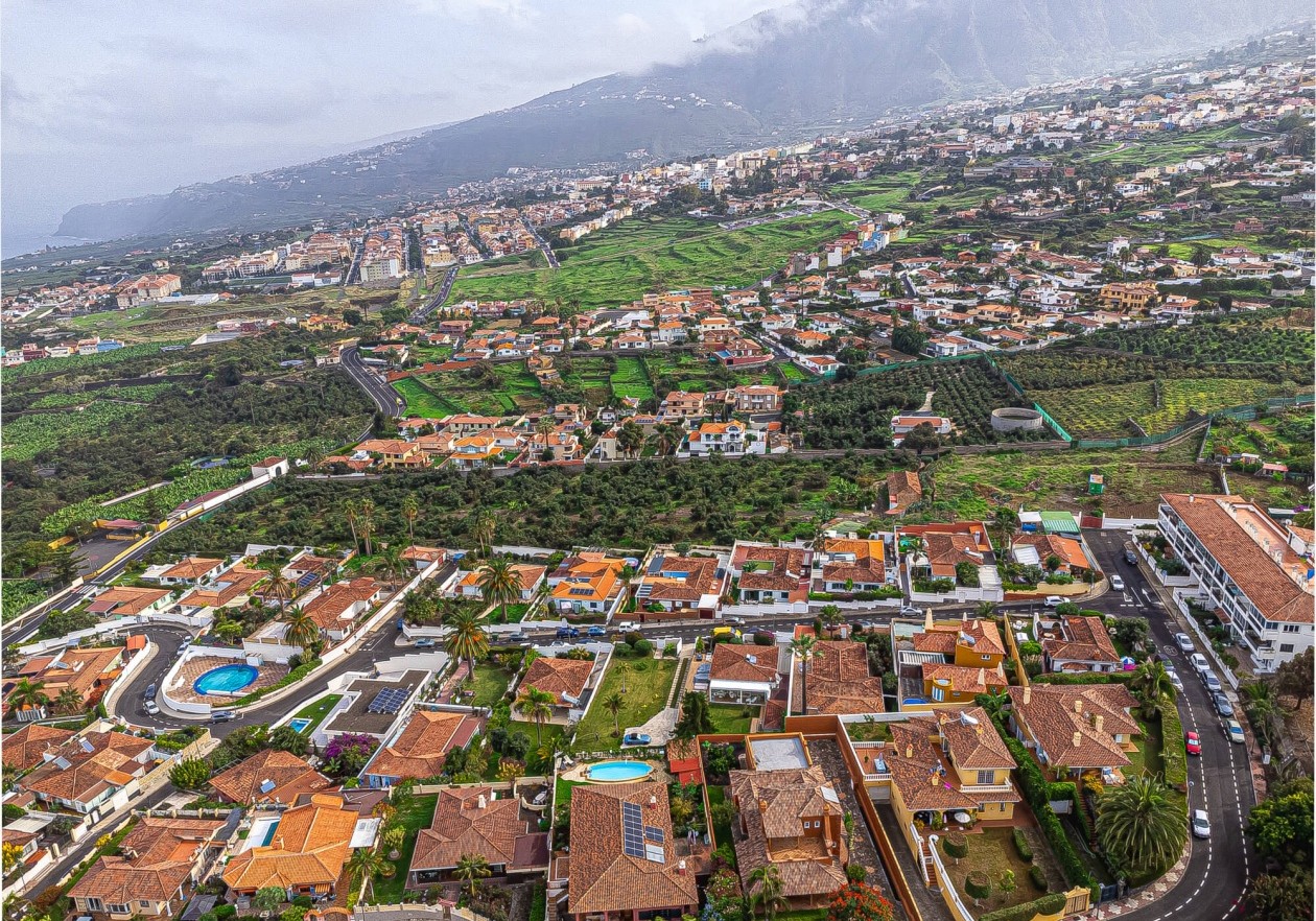 Exclusive licensed medical property with flexible living comfort in La Orotava, Tenerife