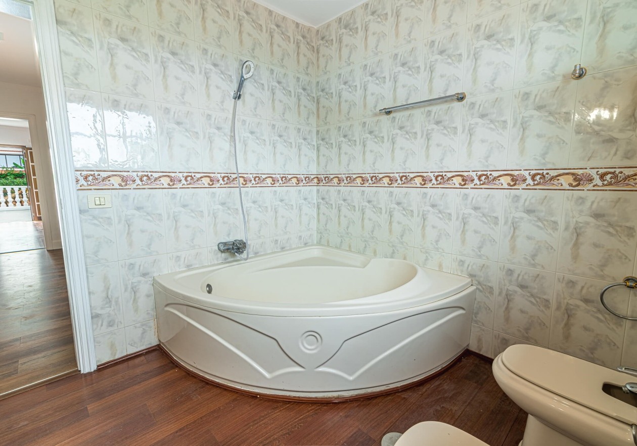 Exclusive licensed medical property with flexible living comfort in La Orotava, Tenerife