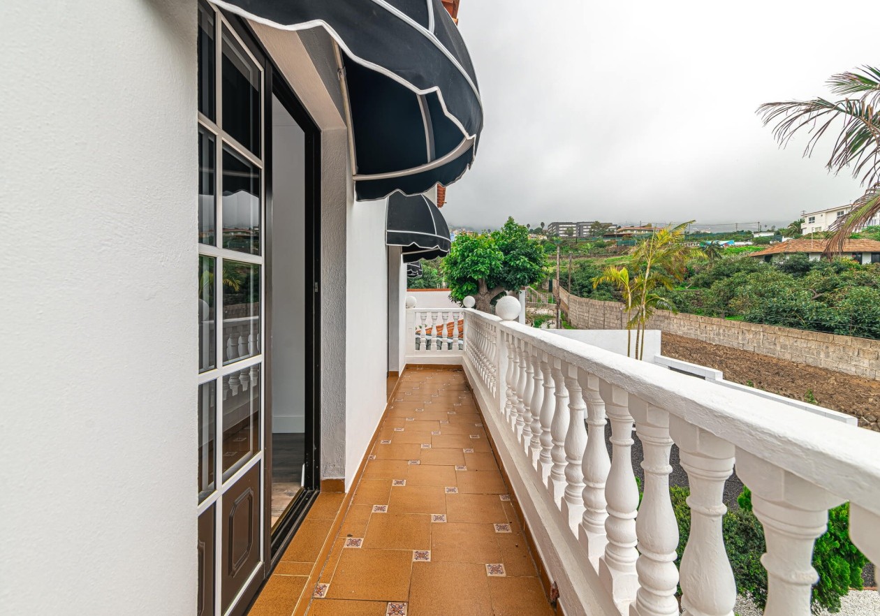 Exclusive licensed medical property with flexible living comfort in La Orotava, Tenerife