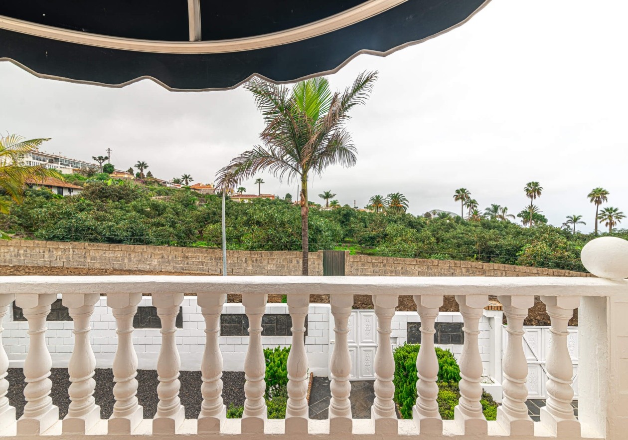 Exclusive licensed medical property with flexible living comfort in La Orotava, Tenerife