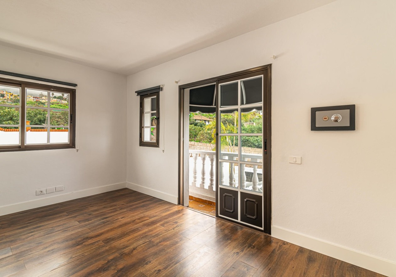 Exclusive licensed medical property with flexible living comfort in La Orotava, Tenerife