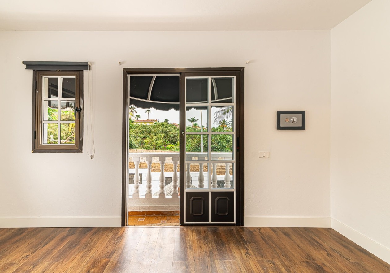Exclusive licensed medical property with flexible living comfort in La Orotava, Tenerife