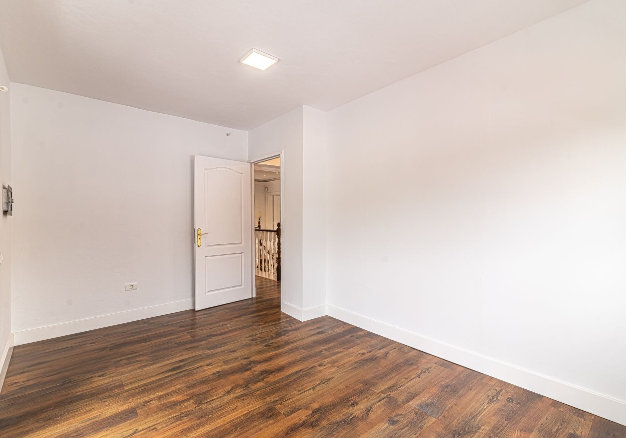 Exclusive licensed medical property with flexible living comfort in La Orotava, Tenerife