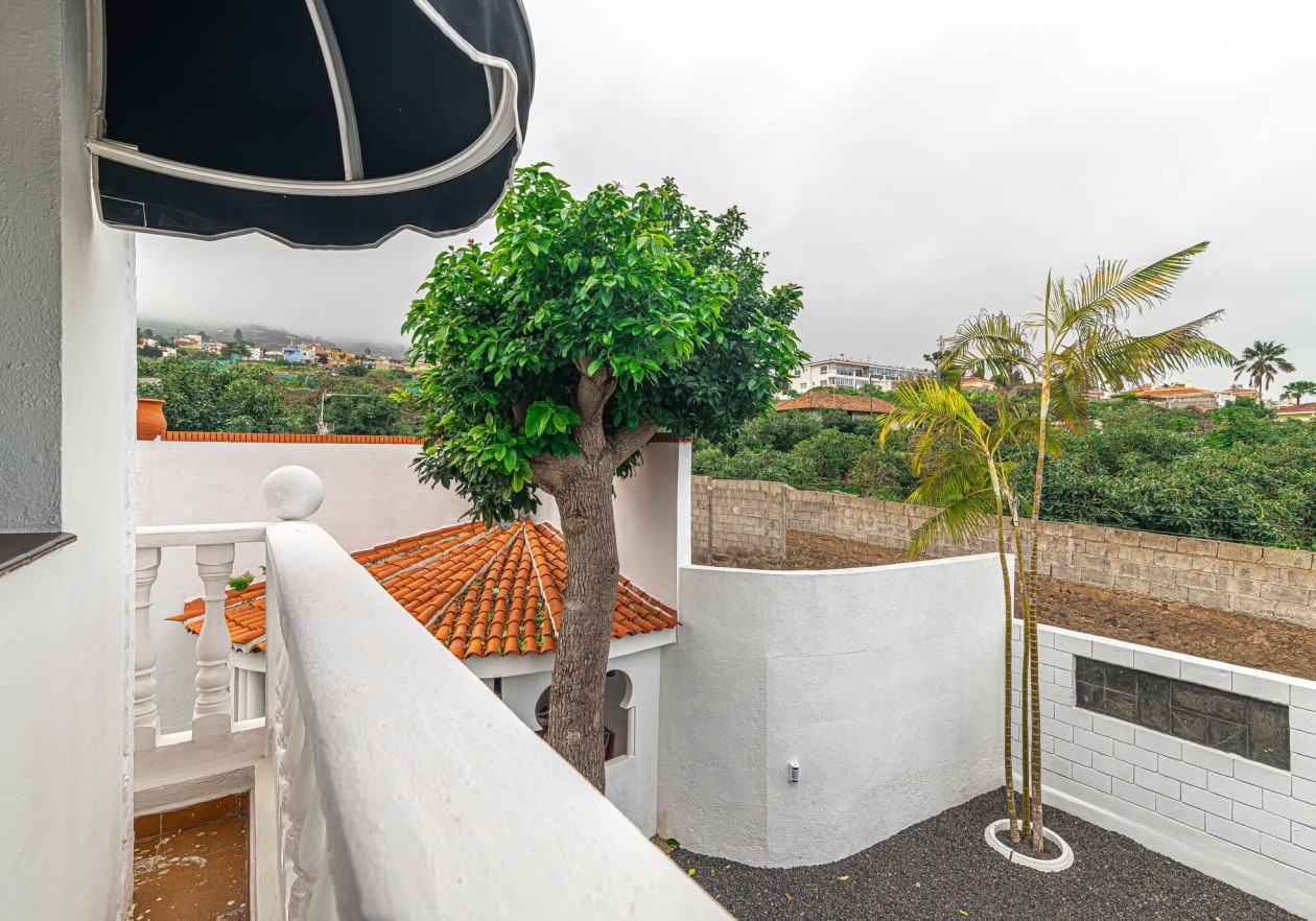 Exclusive licensed medical property with flexible living comfort in La Orotava, Tenerife