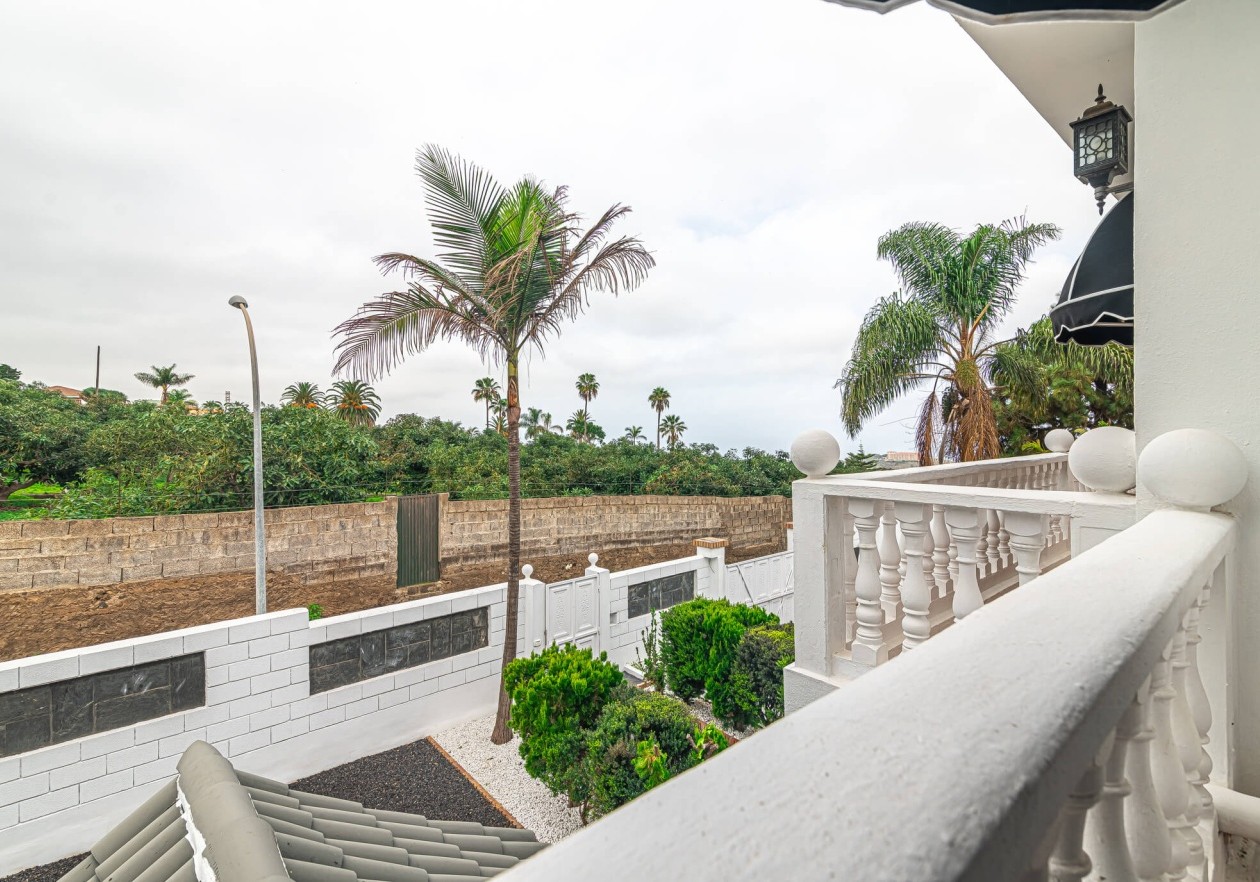 Exclusive licensed medical property with flexible living comfort in La Orotava, Tenerife