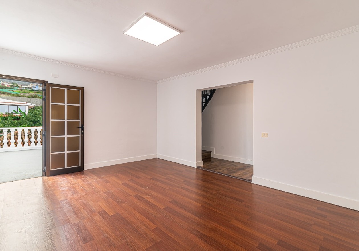 Exclusive licensed medical property with flexible living comfort in La Orotava, Tenerife