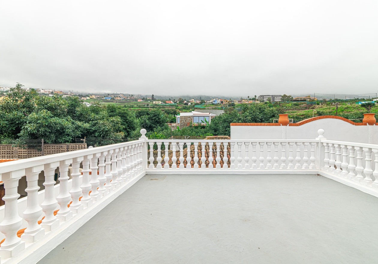 Exclusive licensed medical property with flexible living comfort in La Orotava, Tenerife
