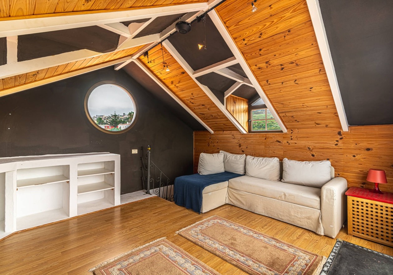 Exclusive licensed medical property with flexible living comfort in La Orotava, Tenerife